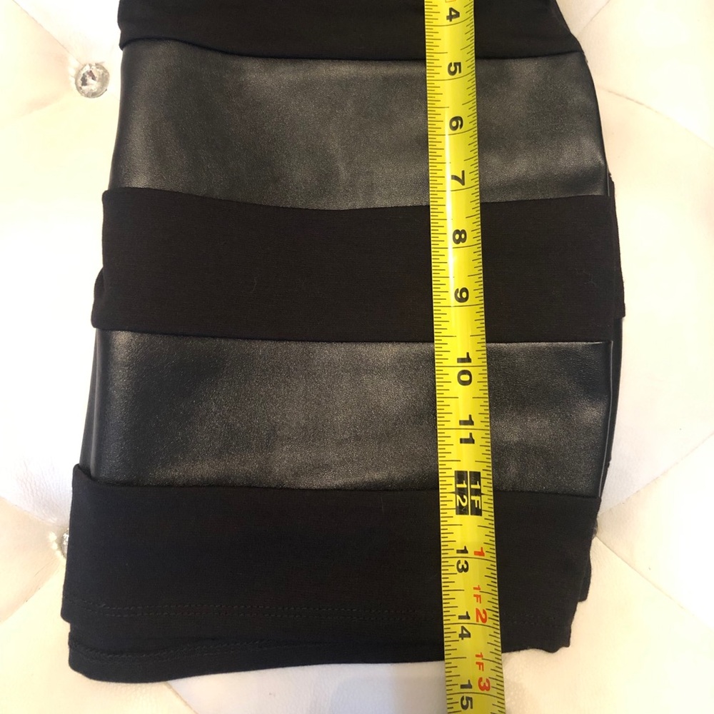 Black pleather skirt - Picture 5 of 5